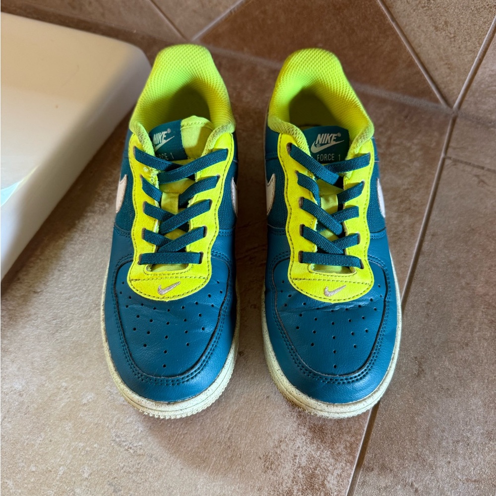 Little kids Nike (Force 1) Shoes